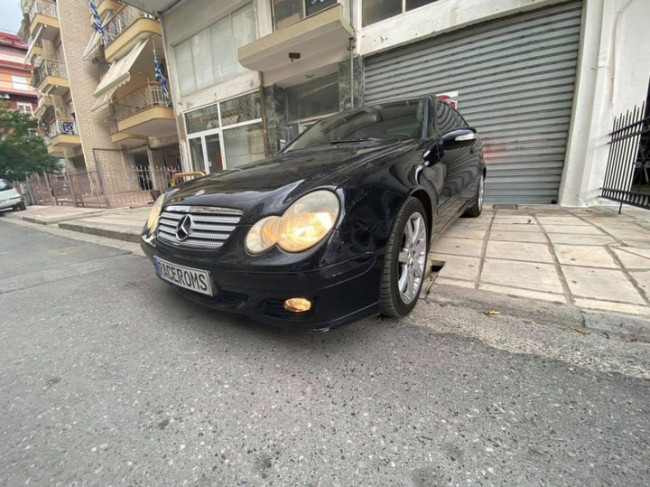 Mercedes-Benz C200